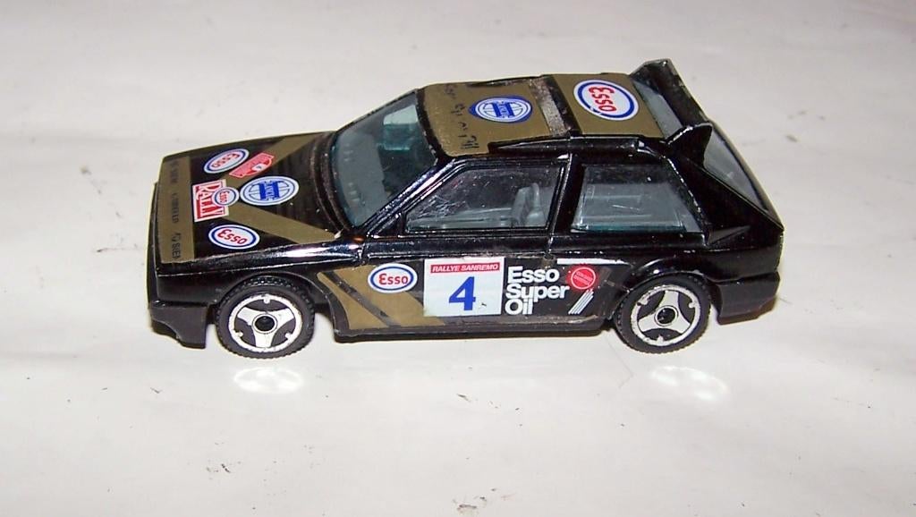 Bburago Lancia S4 Rally model. 1/43. Izgs., Ophalen of Verzenden, Zo goed als nieuw, Auto, Overige merken