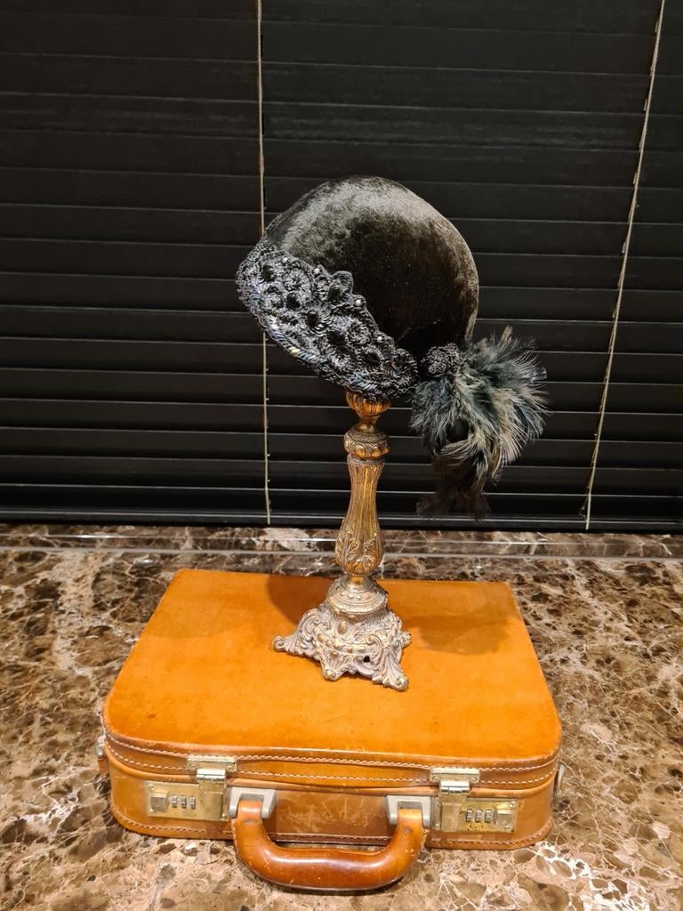 Vintage hoedje ( decoratie), Ophalen of Verzenden, Gebruikt