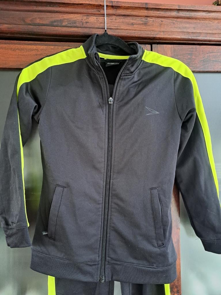 Zwart trainingspak voor jongens/meisjes maat 140, Ophalen of Verzenden