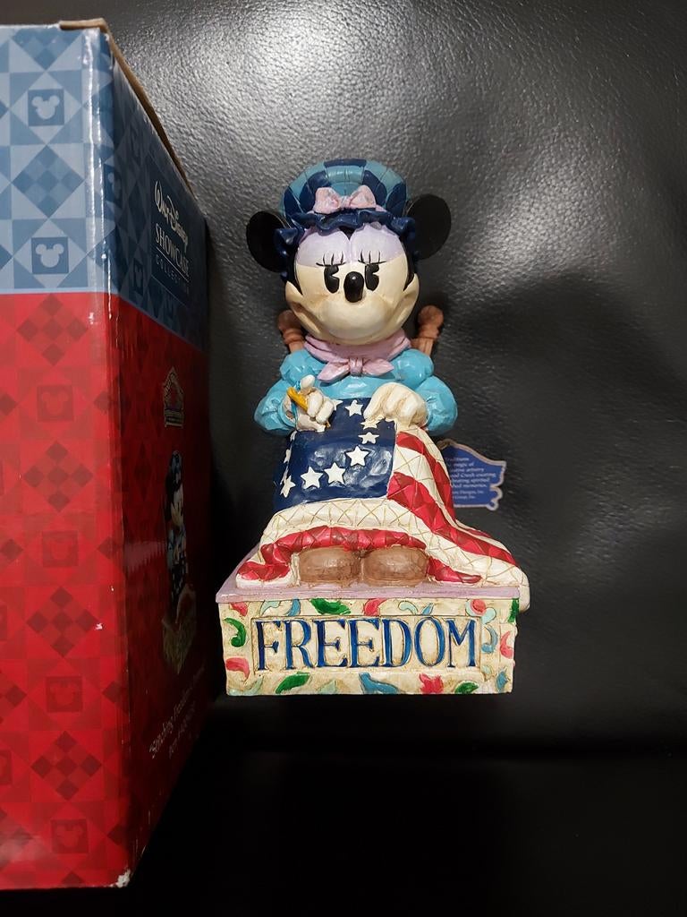 Jim Shore Retired Disney Traditions Minnie Mouse USA, Ophalen of Verzenden, Mickey Mouse, Zo goed als nieuw, Beeldje of Figuurtje