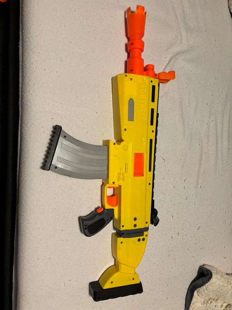 Gele Fortnite Nerf Scar - Goede Conditie!, Ophalen of Verzenden, Gebruikt, Jongen of Meisje