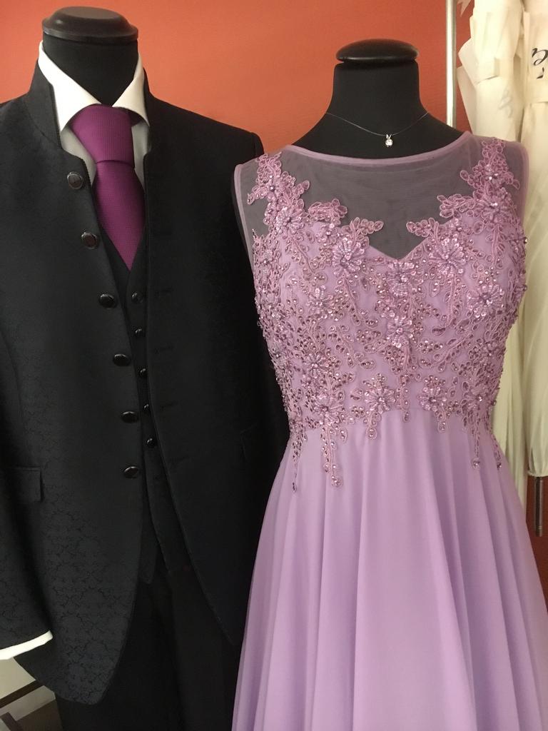 Volop gekleurde trouwjurken! Ook grote maten direct leverbaa, Kleding | Dames, Trouwkleding en Trouwaccessoires, Ophalen, Zo goed als nieuw