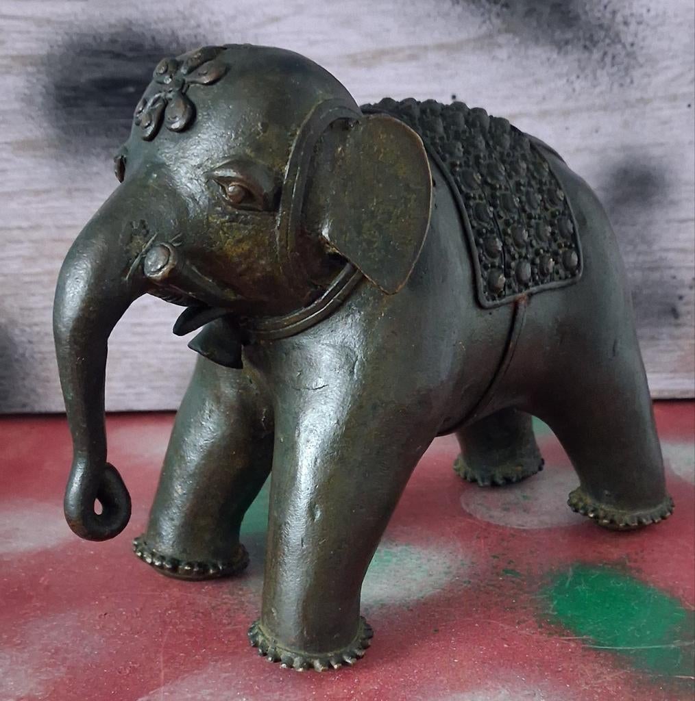 Olifant. Brons. India. Oud.   16/12 cm., Antiek en Kunst, Kunst | Niet-Westerse kunst, Ophalen