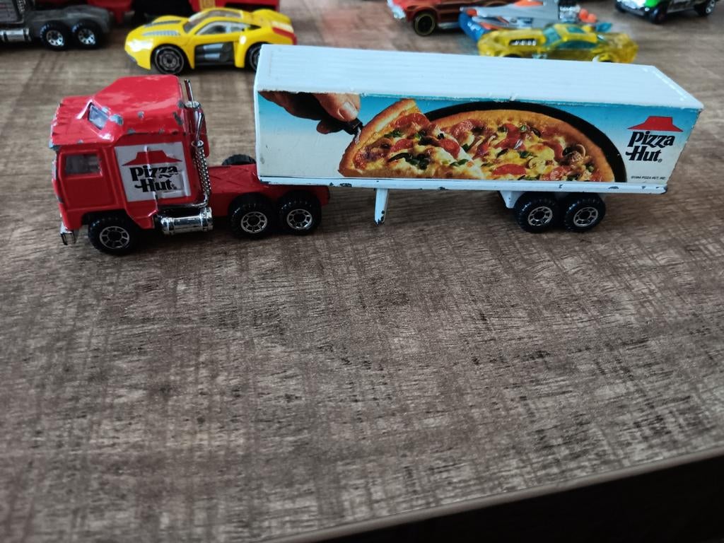 Matchbox Kenworth Pizza Hut Truck, Ophalen of Verzenden, Gebruikt, Bus of Vrachtwagen