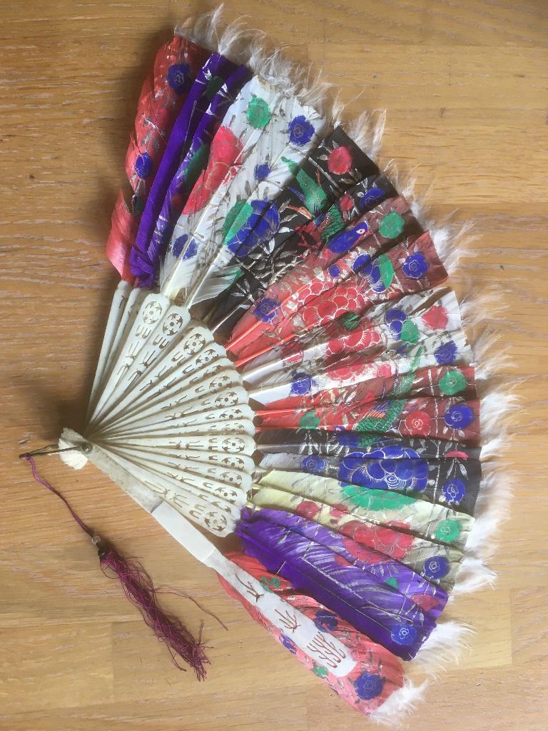 prachtige bedrukte veren waaier art deco tijd, Antiek en Kunst, Antiek | Kleding en Accessoires, Ophalen of Verzenden, Dames