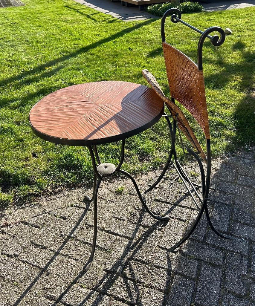 Ophalen in Gellicum! Bistro set: tafeltje + stoel, Ophalen, Gebruikt