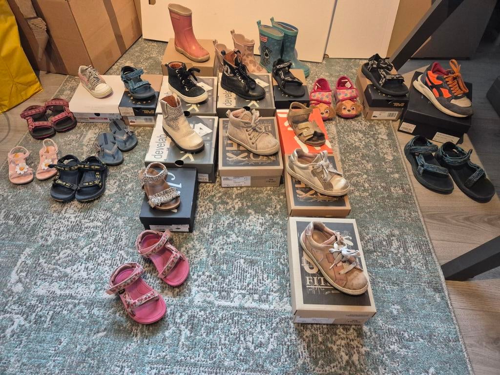 Kinderschoenen teva meisjes schoenen  jongens schoenen, Kinderen en Baby's, Kinderkleding | Schoenen en Sokken, Ophalen of Verzenden