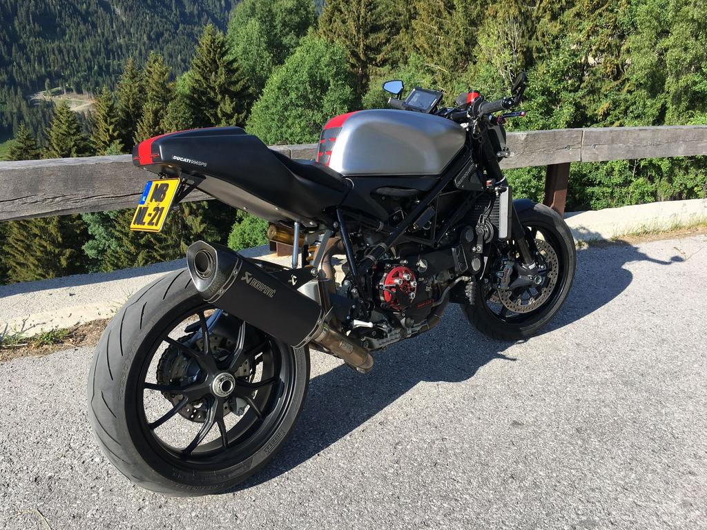 Ducati 748 / 996 SPS Custom streetfighter, 2 cilinders, Particulier, Meer dan 35 kW, Naked bike