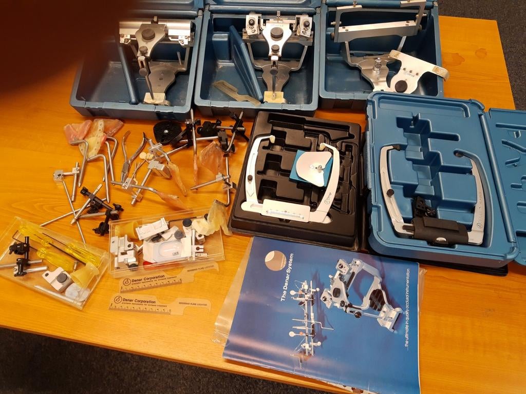 Tandtechniek Denar partij alles erop en eraan !, Ophalen