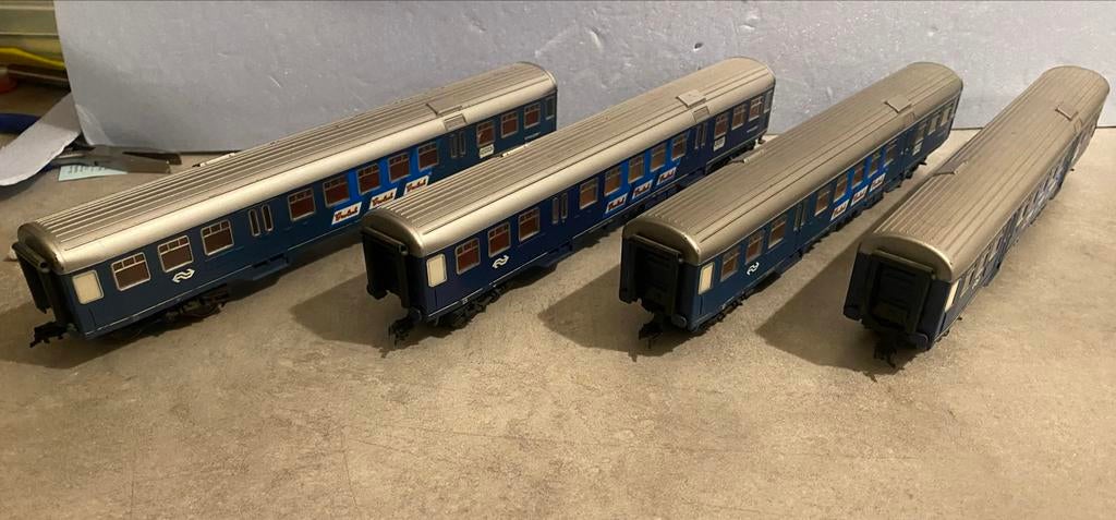 4 NS plan W treinwagons h0, Gebruikt, Gelijkstroom, Fleischmann, Wagon