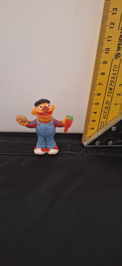 Ernie poppetje met wortel ernie en bert Sesamstraat (7126), ., Ophalen of Verzenden, Zo goed als nieuw, Jhp
