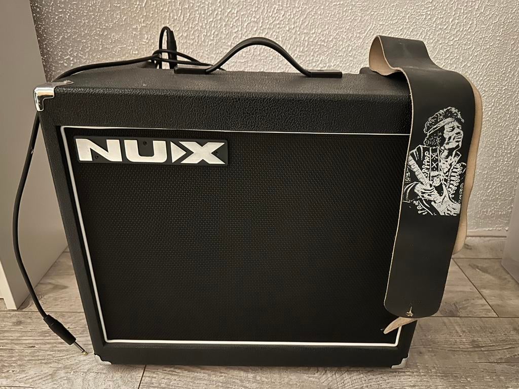 NUX Mighty 50X versterker 50watt, Ophalen, Zo goed als nieuw, Minder dan 50 watt