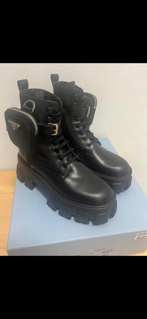 Prada Laarzen - Zo goed als nieuw!, Kleding | Dames, Schoenen, Ophalen, Prada, Zwart, Lage of Enkellaarzen