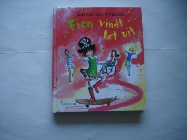 SA.(856) fien vindt het uit. : Door harmen van straaten. , Ophalen of Verzenden, Zo goed als nieuw, Fictie algemeen