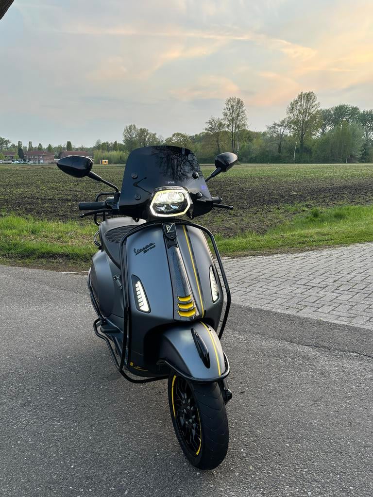 Vespa sprint custom E5, Ophalen, Overige modellen, 0 versnellingen, Zo goed als nieuw