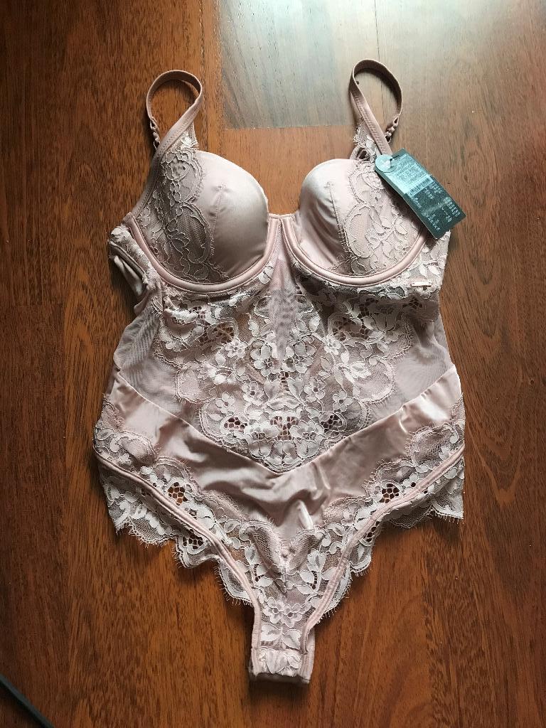 Sexy Hunkemoller Noir pale mauve stringbody - 80B, Kleding | Dames, Ondergoed en Lingerie, Hunkemöller, Ophalen of Verzenden, Roze