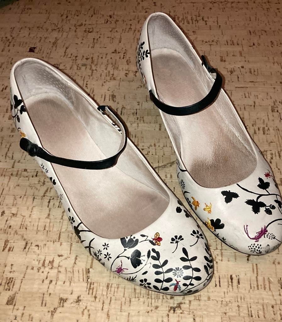 Campers maat 40 twins met insecten, Kleding | Dames, Schoenen, Pumps, Overige kleuren, Ophalen of Verzenden, Gedragen