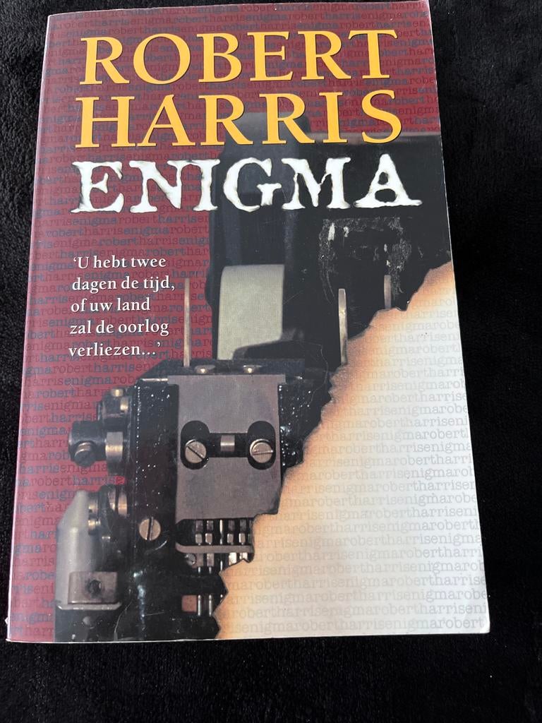 Enigma - Robert Harris, Boeken, Ophalen of Verzenden, Tweede Wereldoorlog, Gelezen