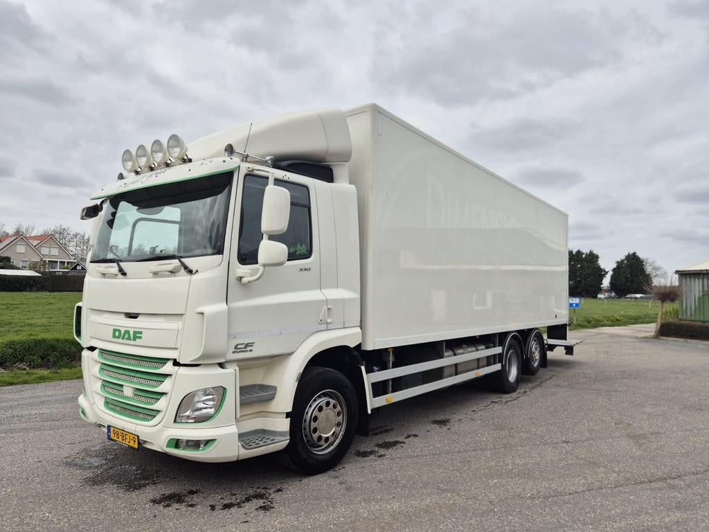 Daf CF Bakwagen. 6x2 met gestuurde sleepas, Automaat, Achterwielaandrijving, Euro 6, Bedrijf