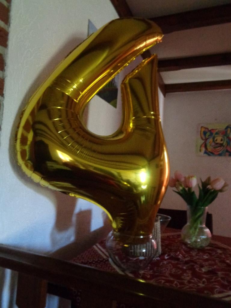 grote Letter 4   Ballonnen, Ophalen, Gebruikt, Versiering, Verjaardag