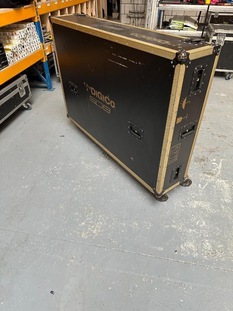 Digico SD8 Flightcase Gold, Ophalen, Gebruikt