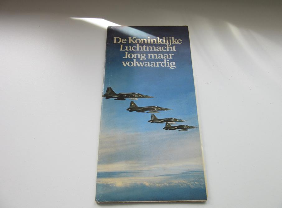 De Koninklijke Luchtmacht brochure jong maar volwaardig F16, Verzenden, Luchtmacht, Nederland, Overige typen