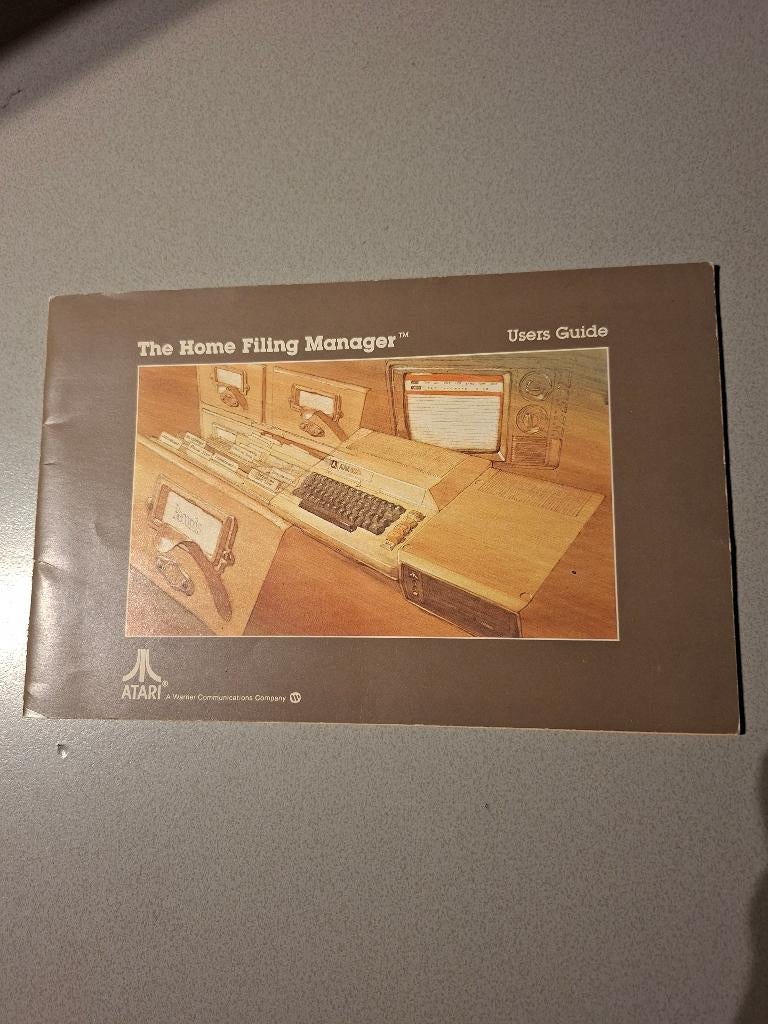 The Home Filing Manager Users Guis (Atari XL-XE), Computers en Software, Vintage Computers, Verzenden, Atari