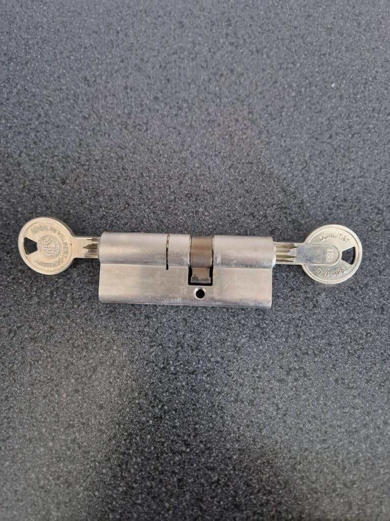 Cilinderslot 45/30 2 sterren skg 2 sleutels, Ophalen of Verzenden, Zo goed als nieuw, Rvs, Slot