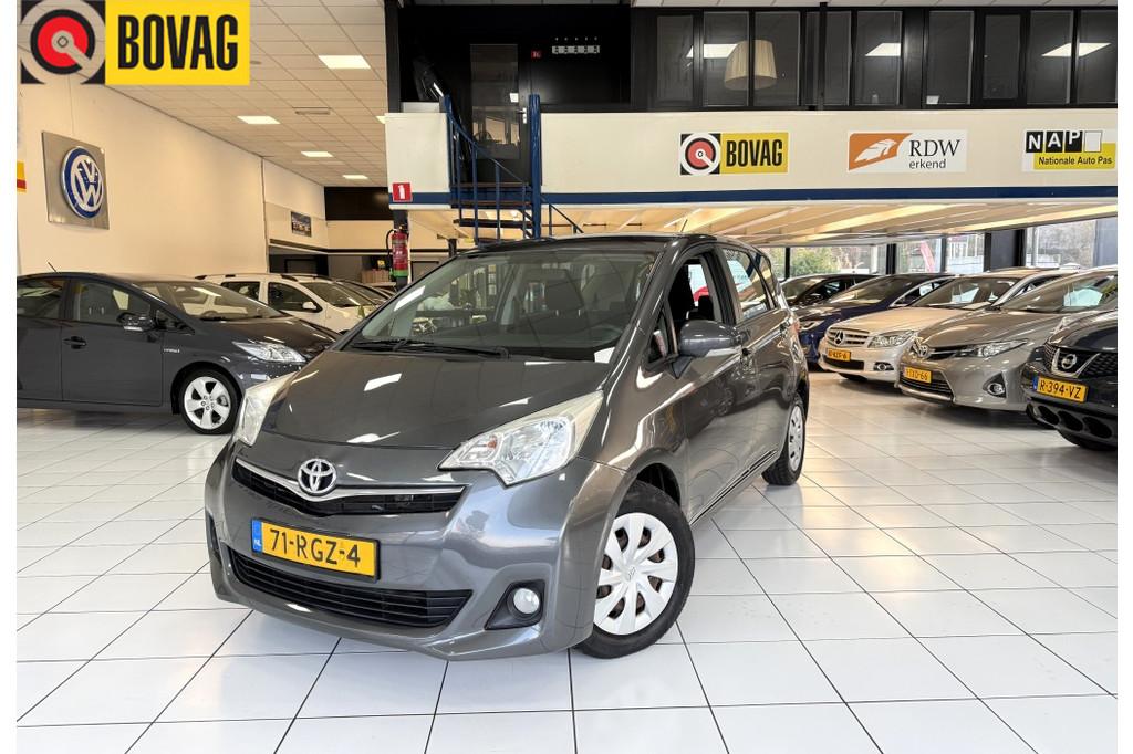 Toyota Verso-S 1.3 VVT-i Aspiration (bj 2011, automaat), Auto's, Automaat, Euro 5, Stof, Gebruikt