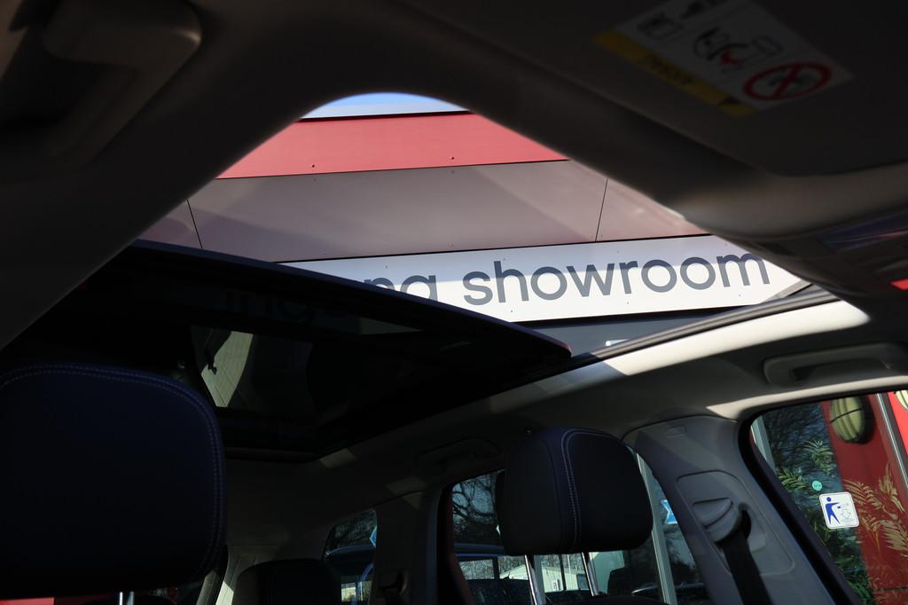 Volkswagen Touareg 3.0 TDI 4MOTION | Panoramadak | Winter Pa, Auto's, Volkswagen, Automaat, 15 km/l, Gebruikt, 241 €/maand