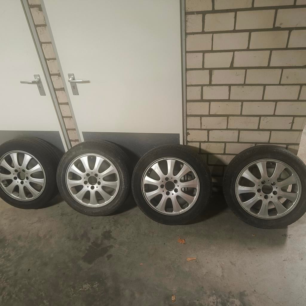 Originele lichtmetalen velgen voor o.a  Mercedes A-klasse, Ophalen, Velg(en), 16 inch, 195 mm