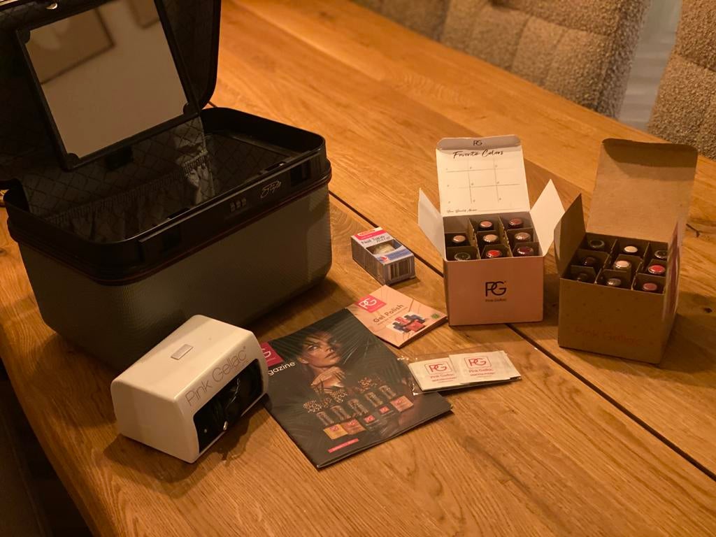 Set pink gellac inclusief lamp, Ophalen, Zo goed als nieuw, Roze, Handen en Nagels