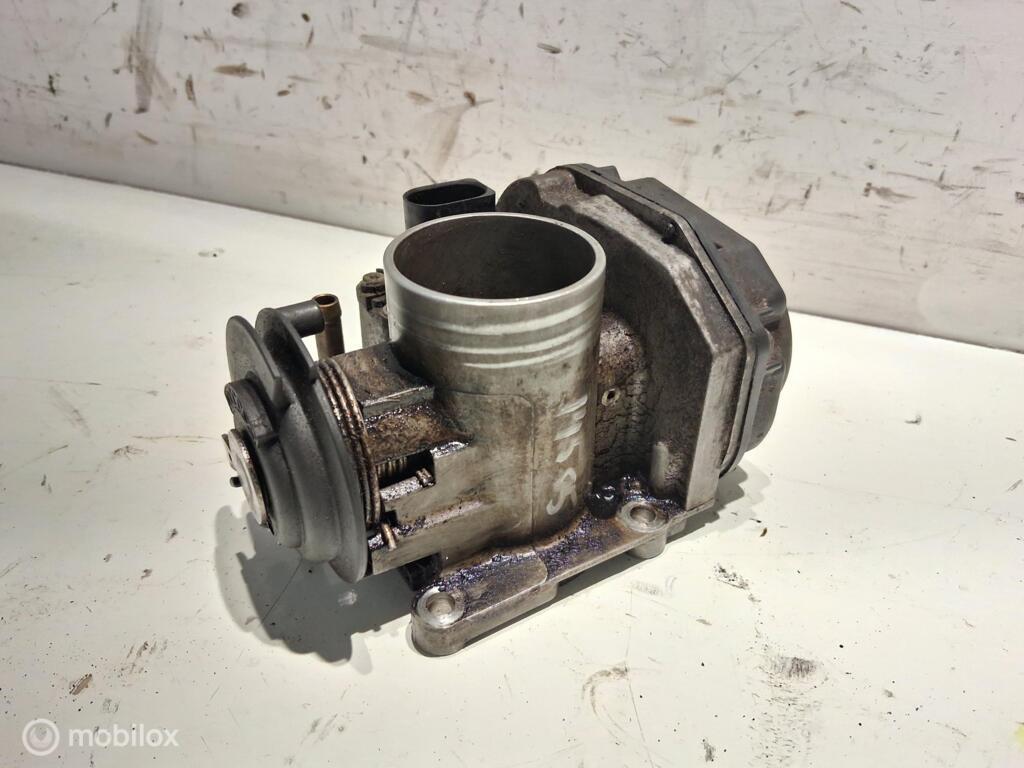 Gasklep huis Vw Golf III 1.6 ('91-'97) 030133064D, Auto-onderdelen, Gebruikt, Volkswagen, Ophalen of Verzenden, Volkswagen