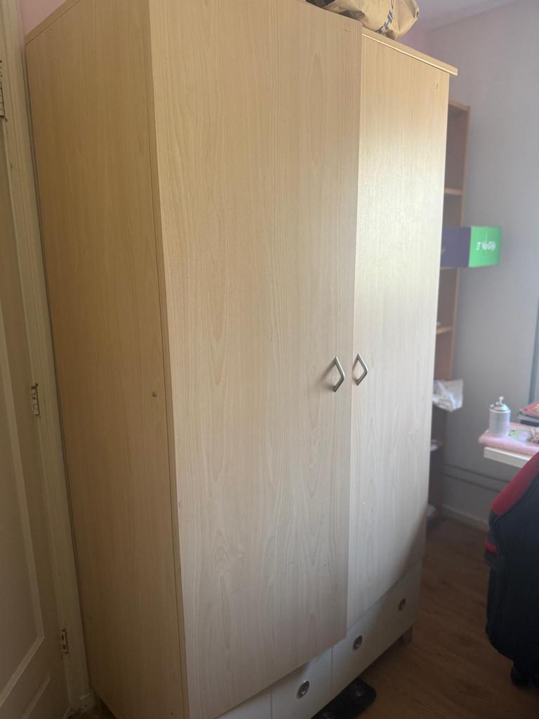 Kledingkast | GRATIS, Huis en Inrichting, Kasten | Kledingkasten, Ophalen, Gebruikt, 50 tot 75 cm, 150 tot 200 cm