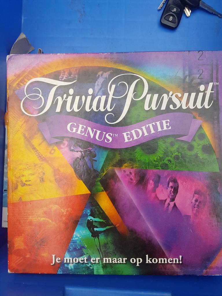 Trivial Pursuit genus editie compleet, Hobby en Vrije tijd, Gezelschapsspellen | Bordspellen, Vijf spelers of meer, Ophalen of Verzenden