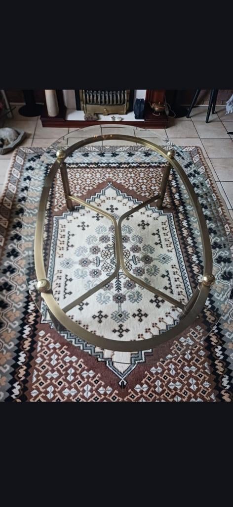 Prachtige tafel gratis!!!!, Huis en Inrichting, Ophalen of Verzenden, Rechthoekig, 50 tot 100 cm, Minder dan 50 cm