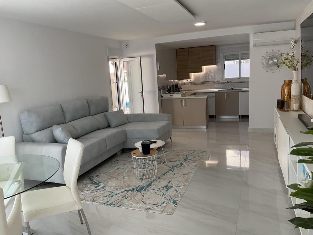 Prachtige instapklare villa op golfresort, Huizen en Kamers, Spanje