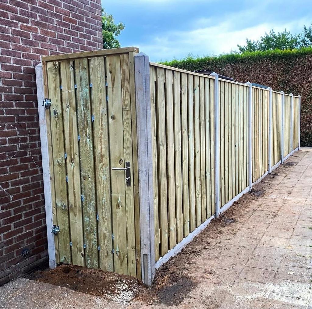 Alleen vandaag: Complete schutting inclusief alles €79,99, 6 meter of meer, Ophalen of Verzenden, Hout, 1 tot 2 meter