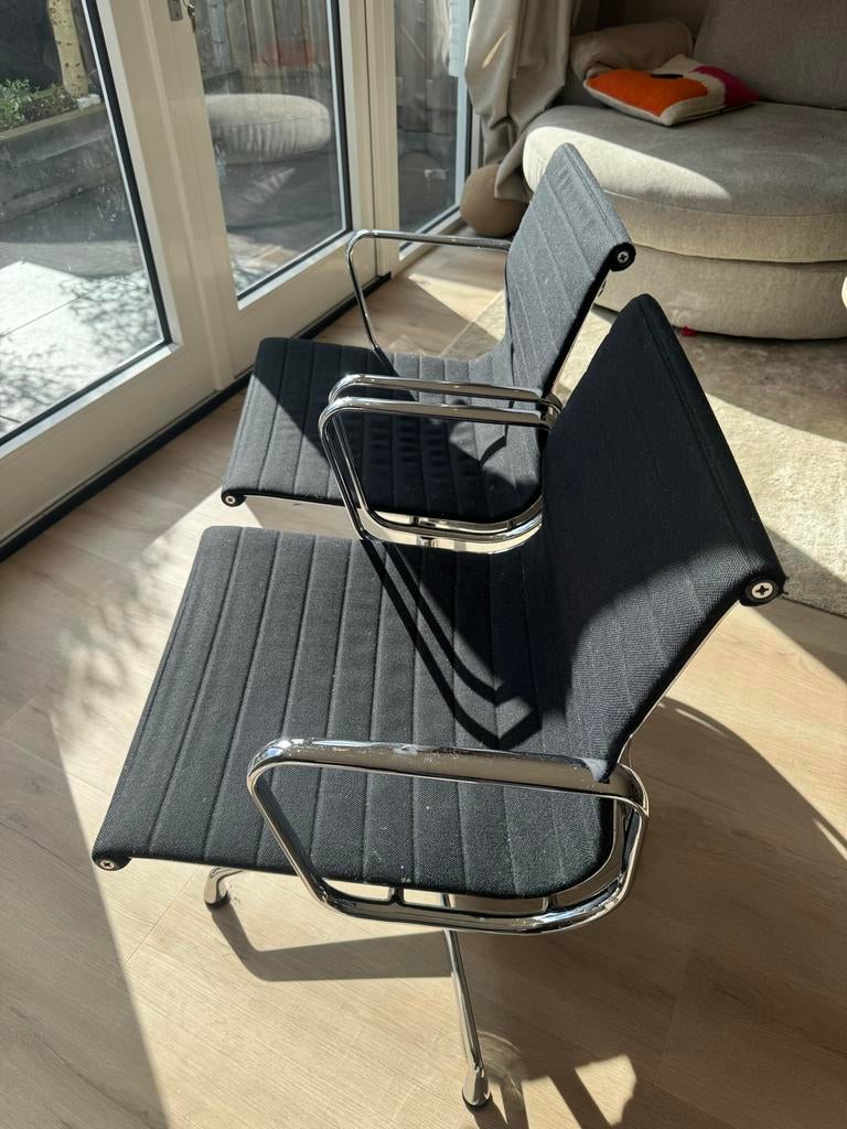 3x Vitra Eames Stoel (EA108), Ophalen, Gebruikt, Zwart, Vier