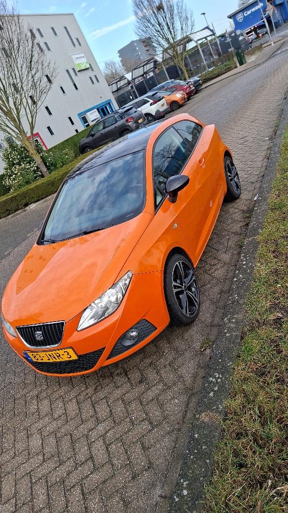 Seat Ibiza 1.6 77KW 3DRS 2009, Auto's, Voorwielaandrijving, 15 km/l, 40 €/maand, Zwart