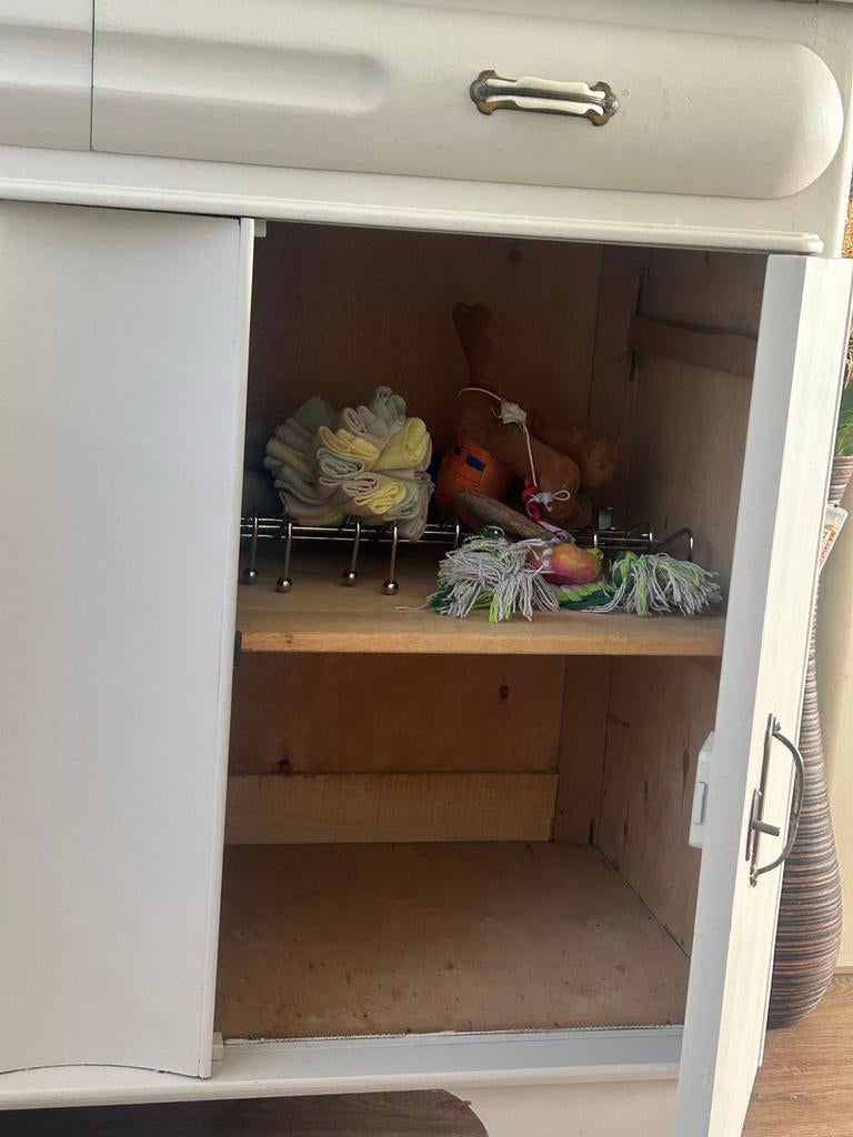 Leuk kastje met lades en deuren, Ophalen, Gebruikt, 100 tot 150 cm, Met lade(s)