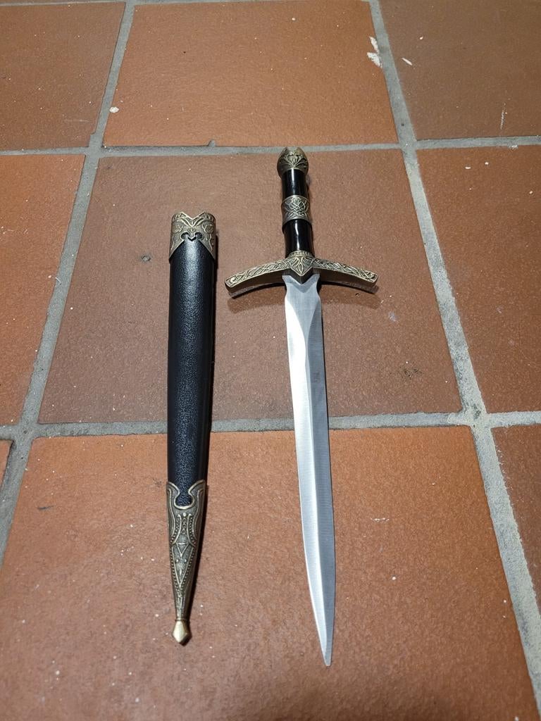 Fantasy Dolk met Keltische Motieven en Schede - Decoratie, Verzamelen, Overige Verzamelen, Ophalen