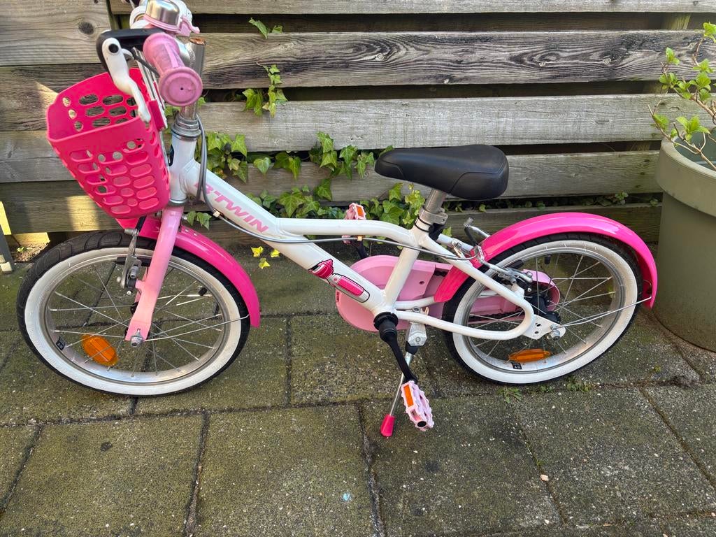 B'TWIN kinderfiets 16 inch, Ophalen, Zo goed als nieuw, 16 tot 20 inch, Zijwieltjes