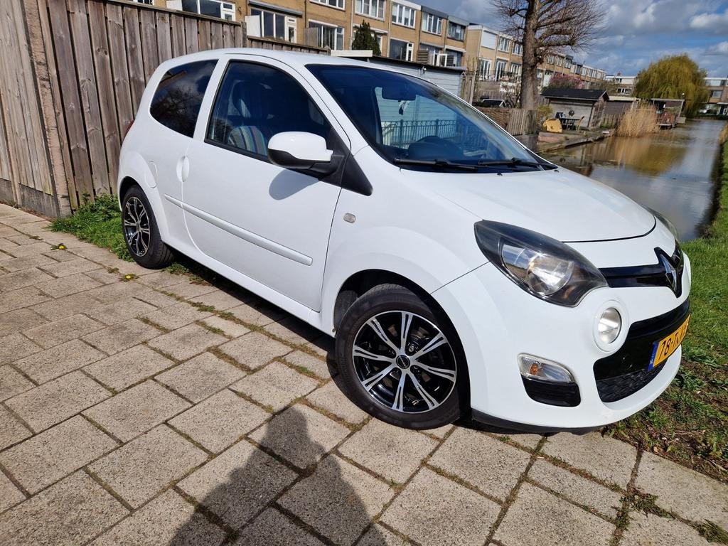 Renault Twingo 1.2 16V 2012 Wit, Auto's, Renault, Voorwielaandrijving, 839 kg, 74 pk, Zwart