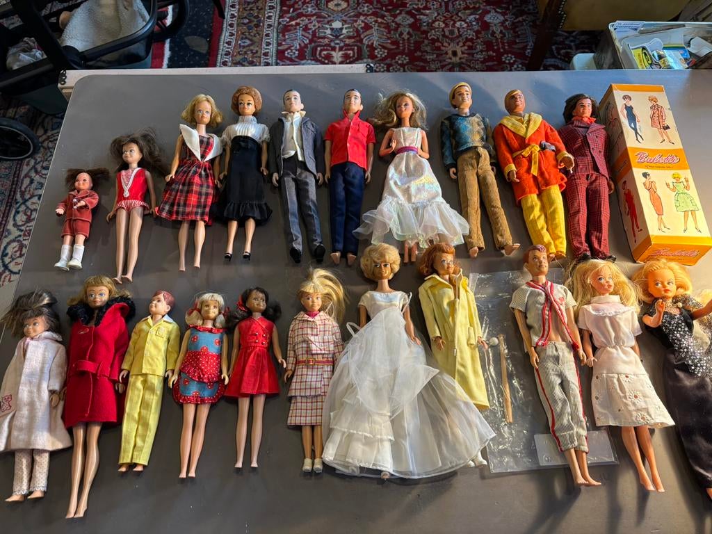 Heel veel oude barbies en Kens, Kinderen en Baby's, Speelgoed | Poppen, Ophalen of Verzenden, Zo goed als nieuw, Barbie