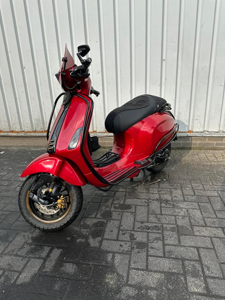 Vespa sprint 4t2v 50cc custom, Fietsen en Brommers, Scooters | Vespa, Ophalen, Overige modellen, Maximaal 45 km/u, Zo goed als nieuw
