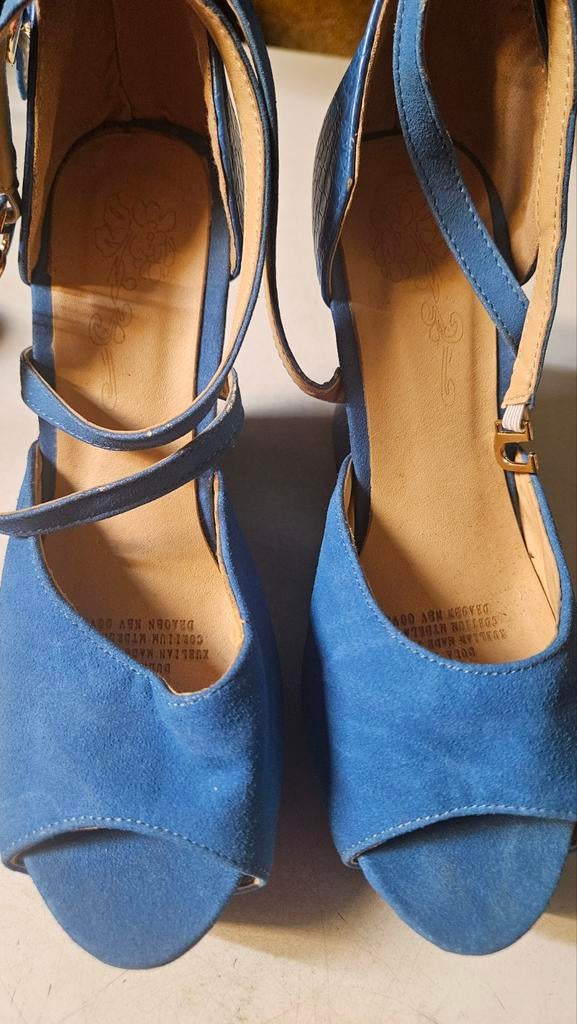 Dames sandalen met hak in slangenprint, Ophalen of Verzenden, Zo goed als nieuw, Beige, Sandalen of Muiltjes