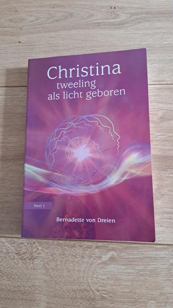 Bernadette von Dreien - Tweeling als licht geboren, Achtergrond en Informatie, Spiritualiteit algemeen, Ophalen of Verzenden, Zo goed als nieuw