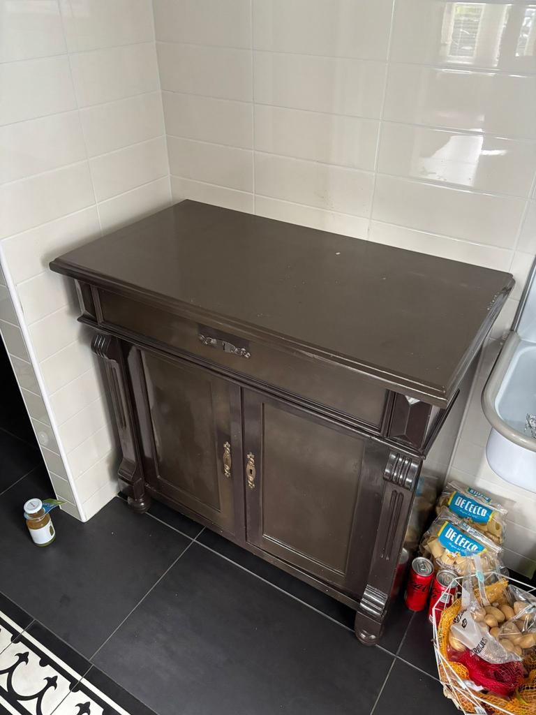 Bruin houten dressoir landelijk, Zo goed als nieuw, Grenenhout, 25 tot 50 cm, Met deur(en)