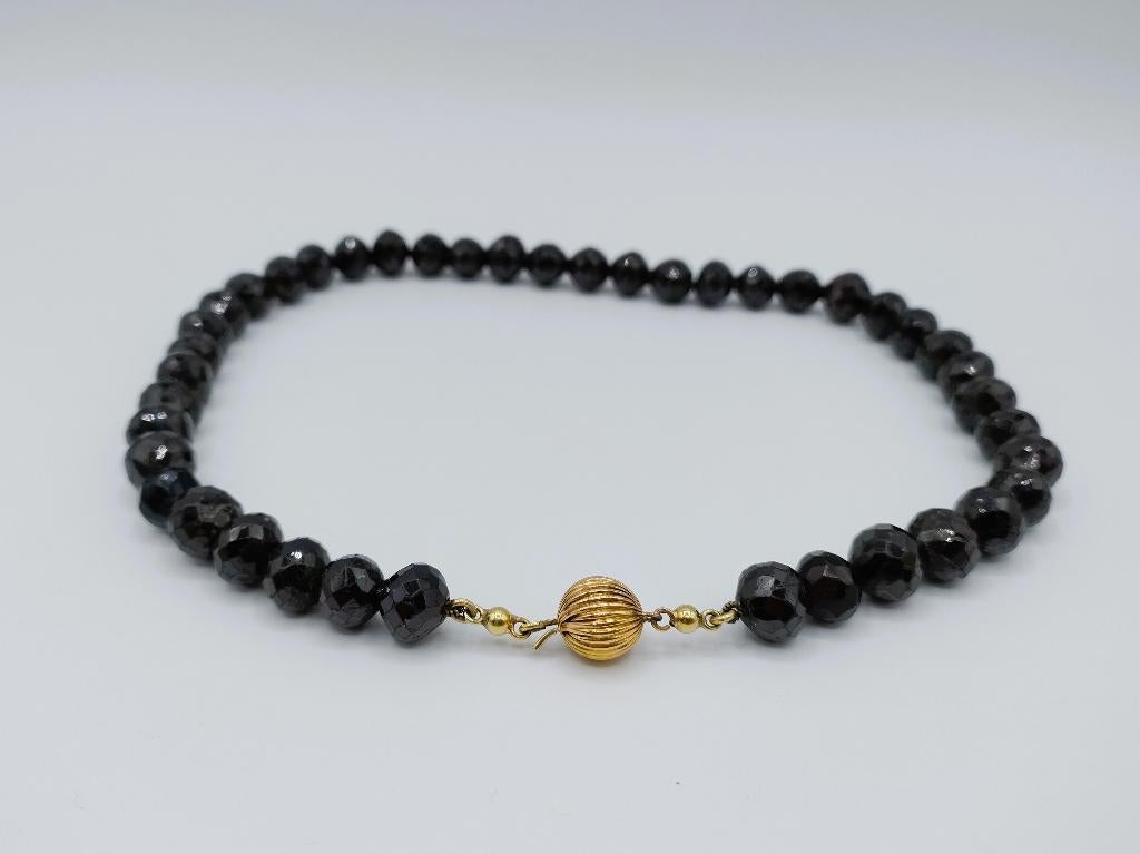 Granaten ketting met gouden bolslot, 43 cm, Verzenden, Goud, Ketting, Met edelsteen